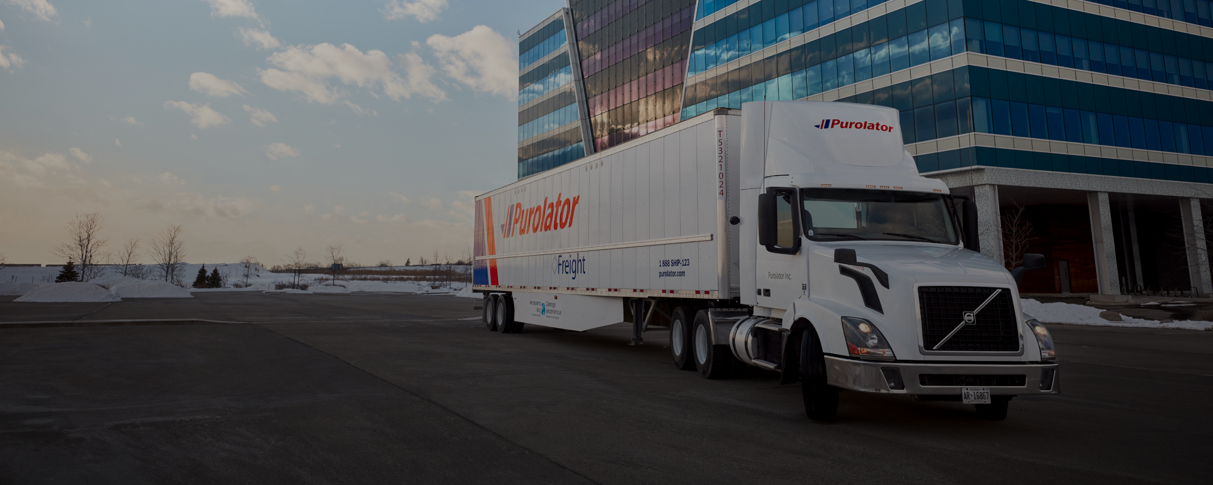 freight shipping Purolator truck